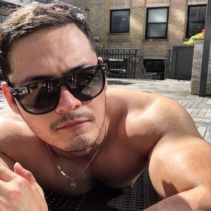 Meet your Posher, Dennis